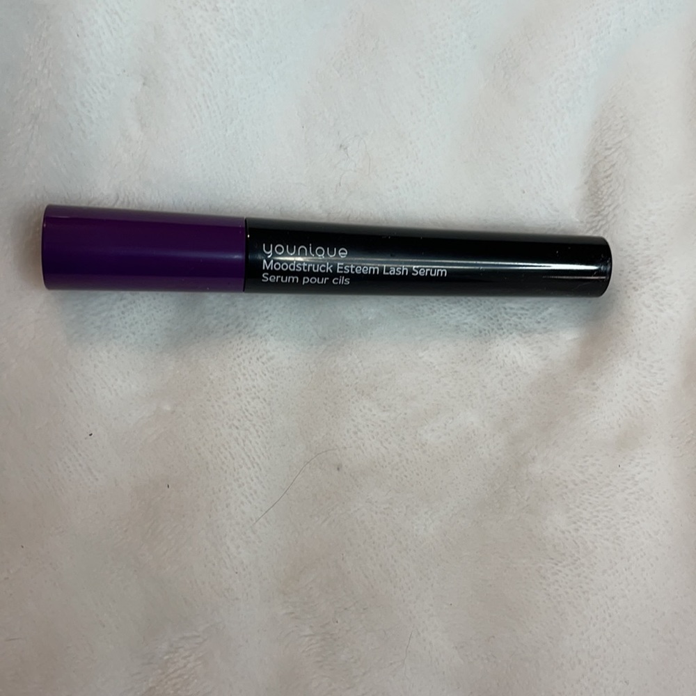 🎀 HOST PICKED 🎀 Younique Lash Serum - Picture 3 of 4